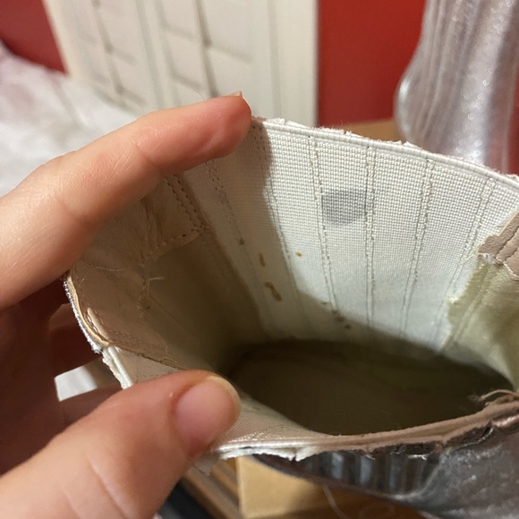 URBAN OUTFITTERS Silver Metallic AVA Square Toe Platform Chelsea Ankle Boots 7 - Picture 15 of 16